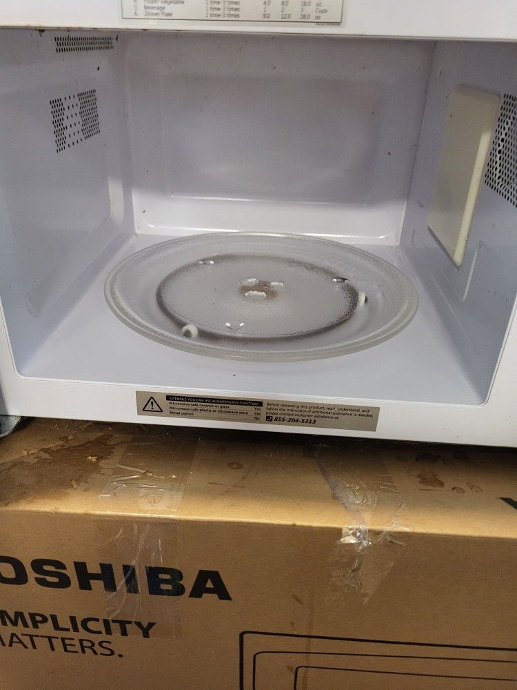 Toshiba 900 W Microwave