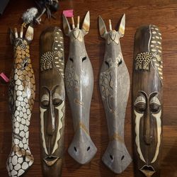 wall mask decor piece 