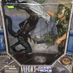 VINTAGE ALIENS VS CORP 1997 12in 