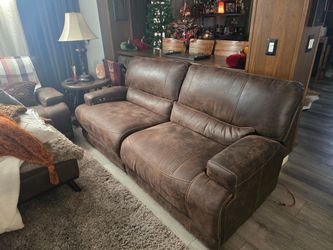 Dual powered recliner couch