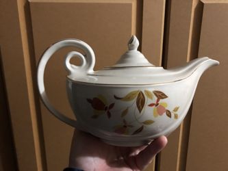 Aladdin Hall jewel tea tea pot