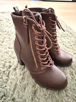 Brown Lace-Up Heeled Combat Ankle Boots Size 6