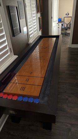 Shuffle board