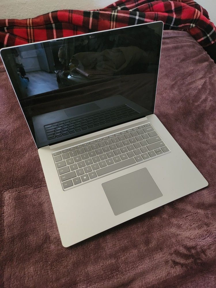 Microsoft Surface Laptop