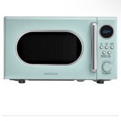 Insignia retro style microwave