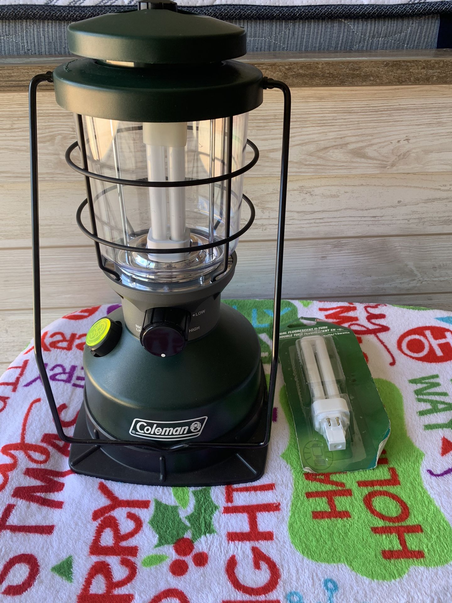 Coleman NorthStar 5359 fluorescent lamp lantern