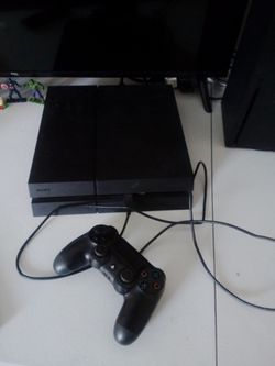 PlayStation 4 + Games