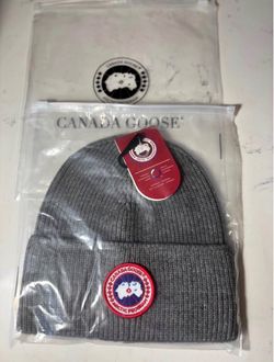 Canada Goose Arctic Disc Ribbed Toque Beanie – Gray