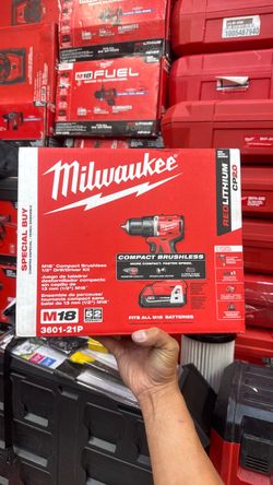 Milwaukee M18 Compact Brushless 1/2" Drill/Driver Kit