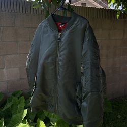 Bomber Jacket Size M (Black and Green)