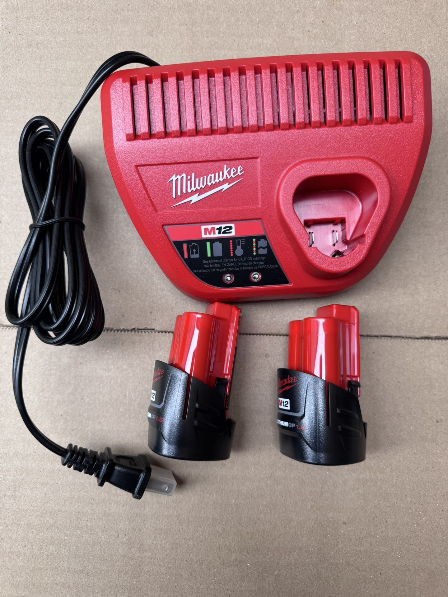 M12 12-Volt 1.5 Ah Lithium-Ion Compact Battery Pack (2-Pack)charger