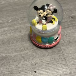 Product: Disney Mickey & Minnie Mouse Tune "Love Story" Waterglobe Snow Globe. 