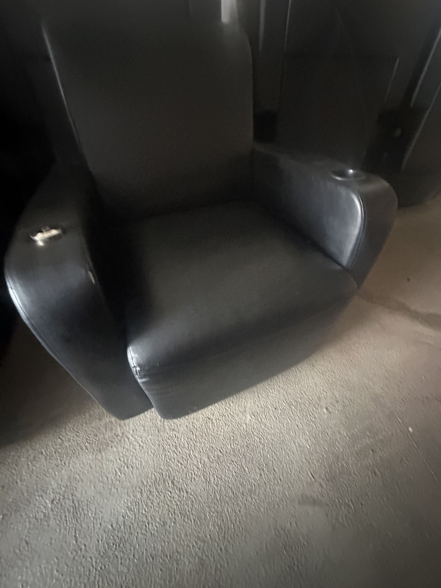30 Counts Off Black Leather Lounges Chairs 