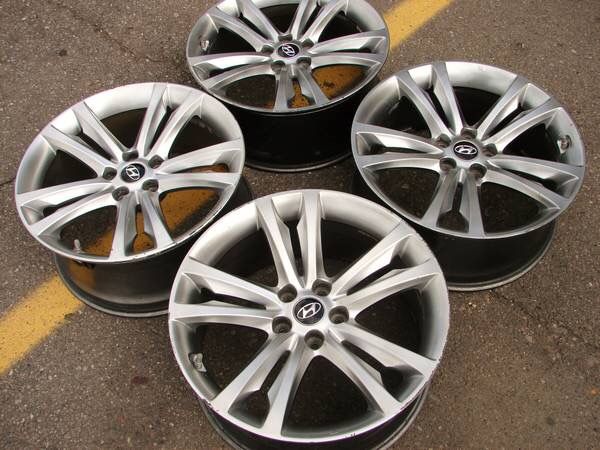 ///// HYUNDAI 19" SET OF FOUR WHEELS }}}}}