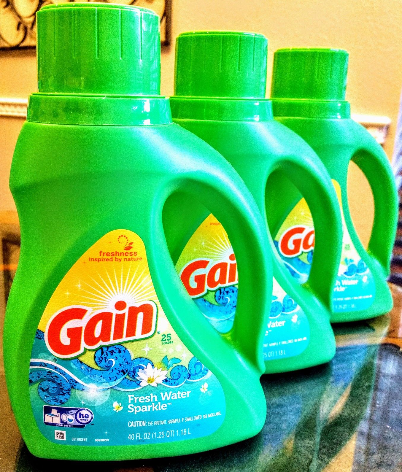 Gain laundry detergent- Fresh Water Sparkle- 40 fl oz($4)