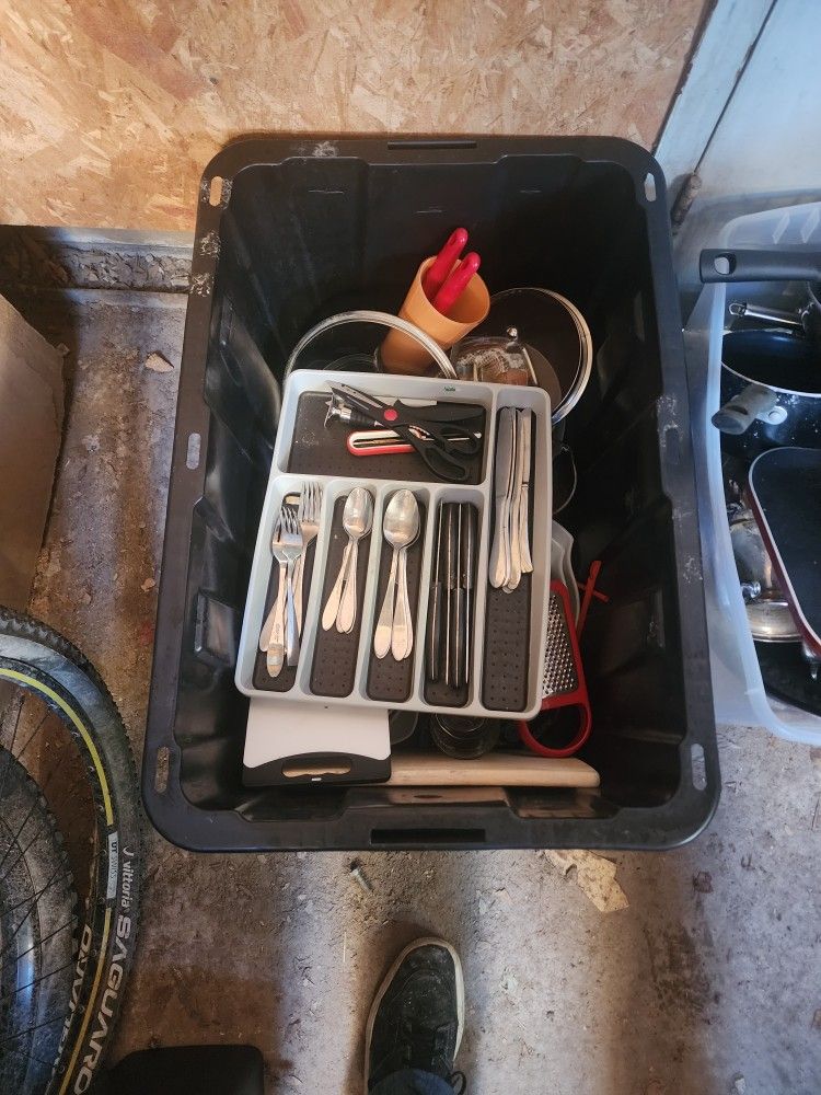 Dishes, Tupperware,