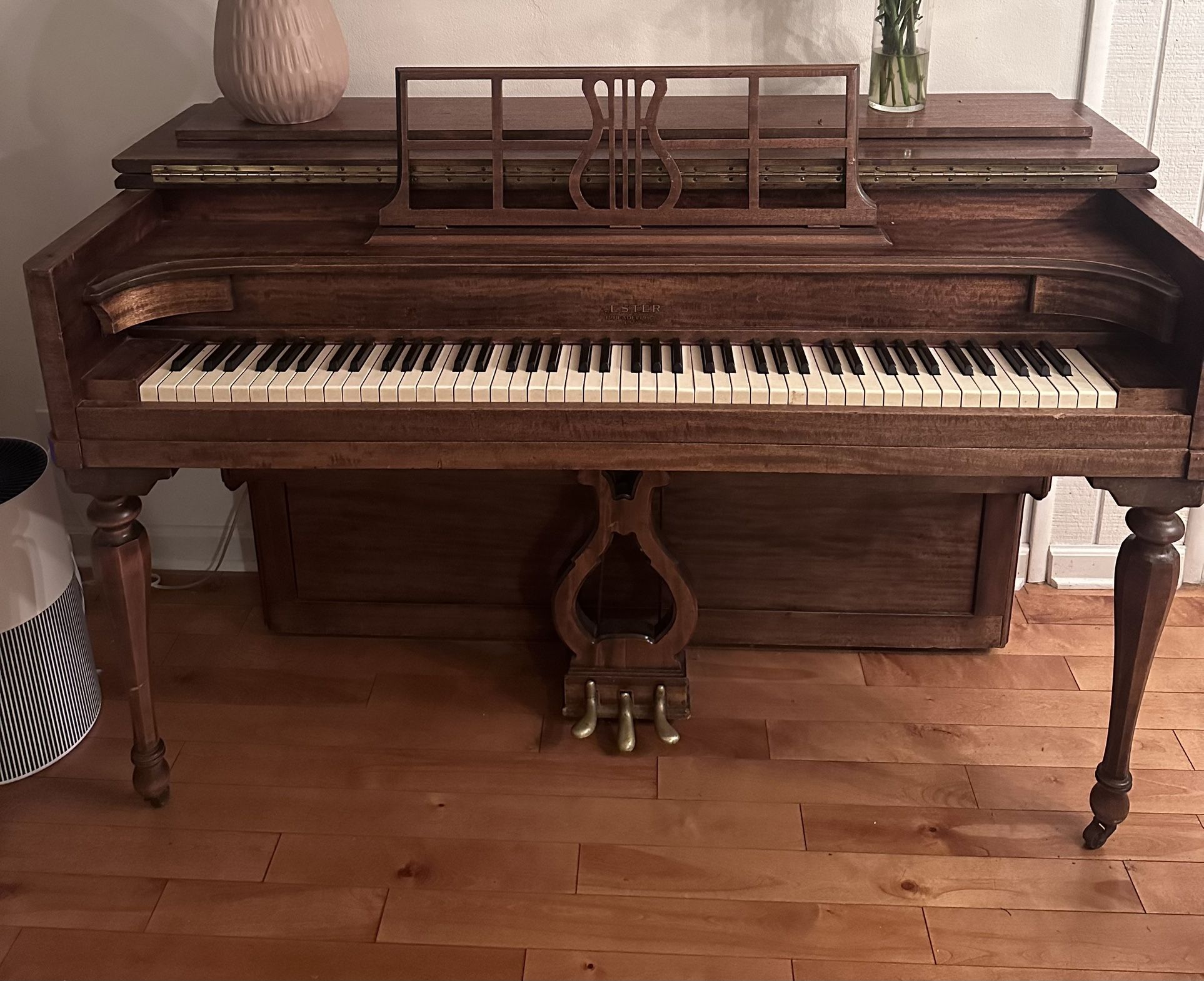Piano - Philadelphia & Lester