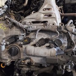 Engine 2013 Toyota Prius 1.8