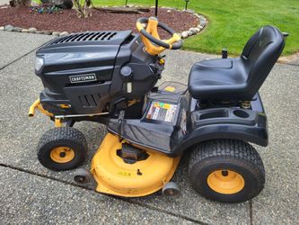 CRAFTMEN RIDING LAWN MOWER