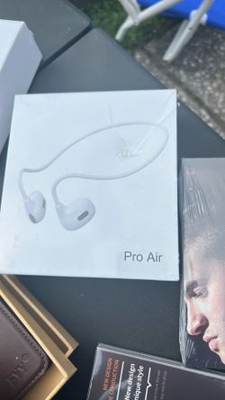 2 Kind Of Bone Conduction Ear Phones