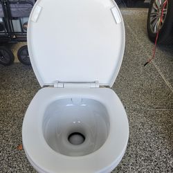 RV Toilet- Thetford Aqua Magic Style Il