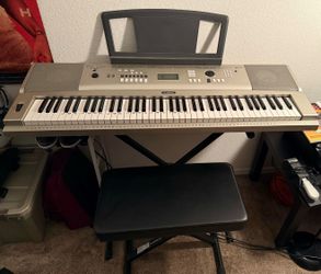 YPG-235 76-key Yamaha Portable Grand +Stand& bench
