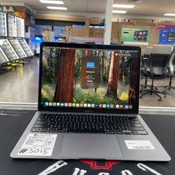 MacBook Air 2020 M1 Chip 8GB RAM 256GB SSD with Store Warranty and Financing Available