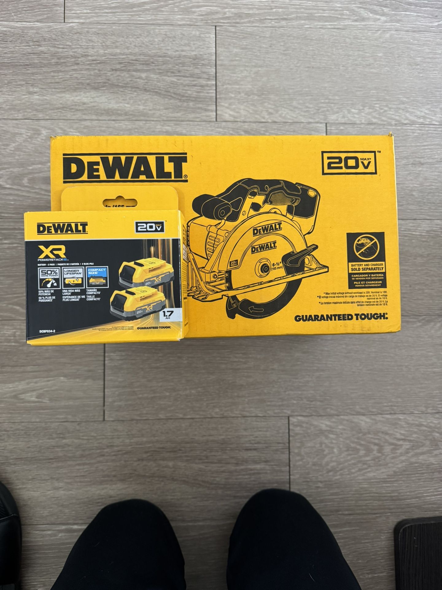 DEWALT 20V Max Cordless Circular Saw w/ 2 Batteries