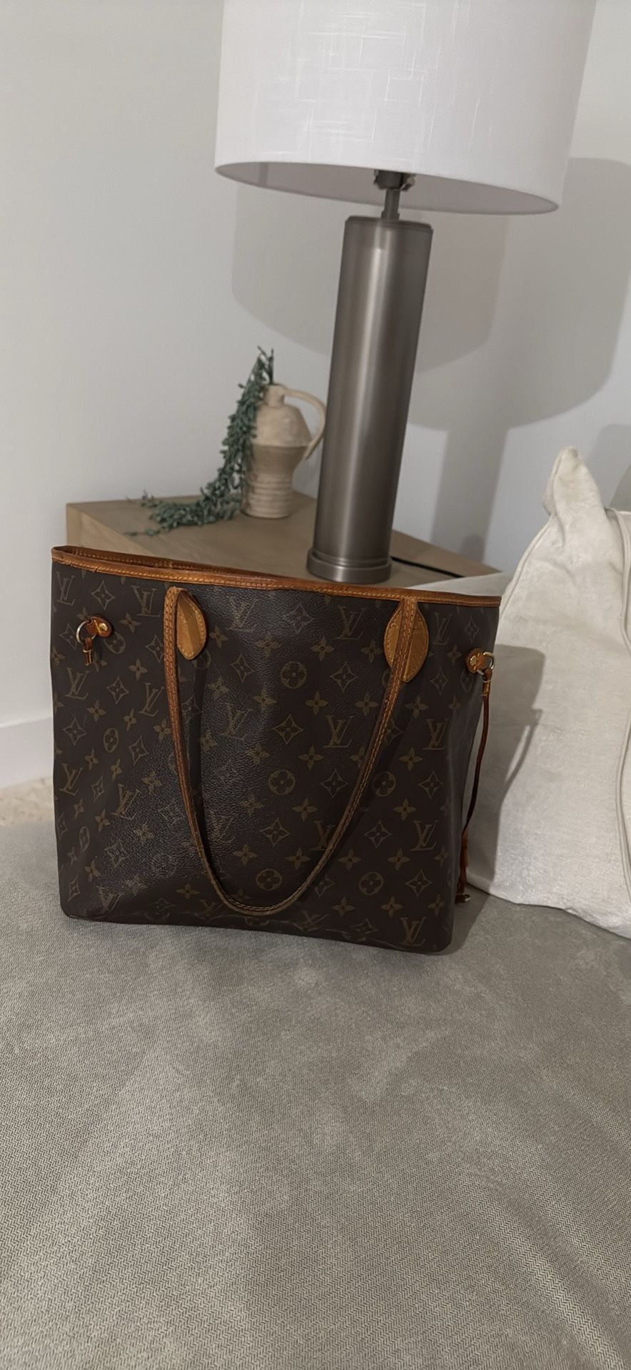 Authentic Louis Vuitton Neverfull mm