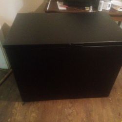 Black Chest Freezer 