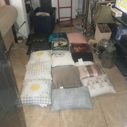 Throw Pillows 15 Pillows for $20