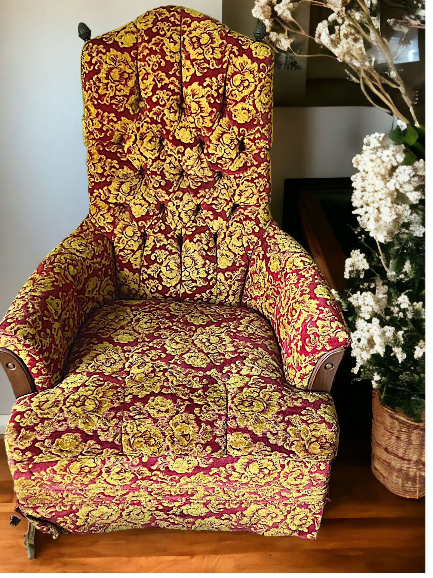 Sale 550$ OBO Fabulous Vintage Kroehler Citation Floral Needlepoint Upholstered Rope Tassles Armchair