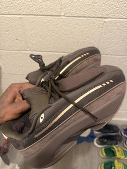 Mens Adidas Size 7.5