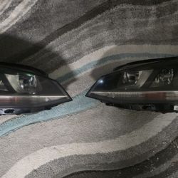 Volkswagen Golf GTI/R Headlights 