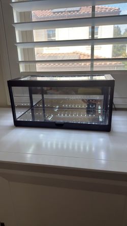 Display case for 1/18 scale model cars