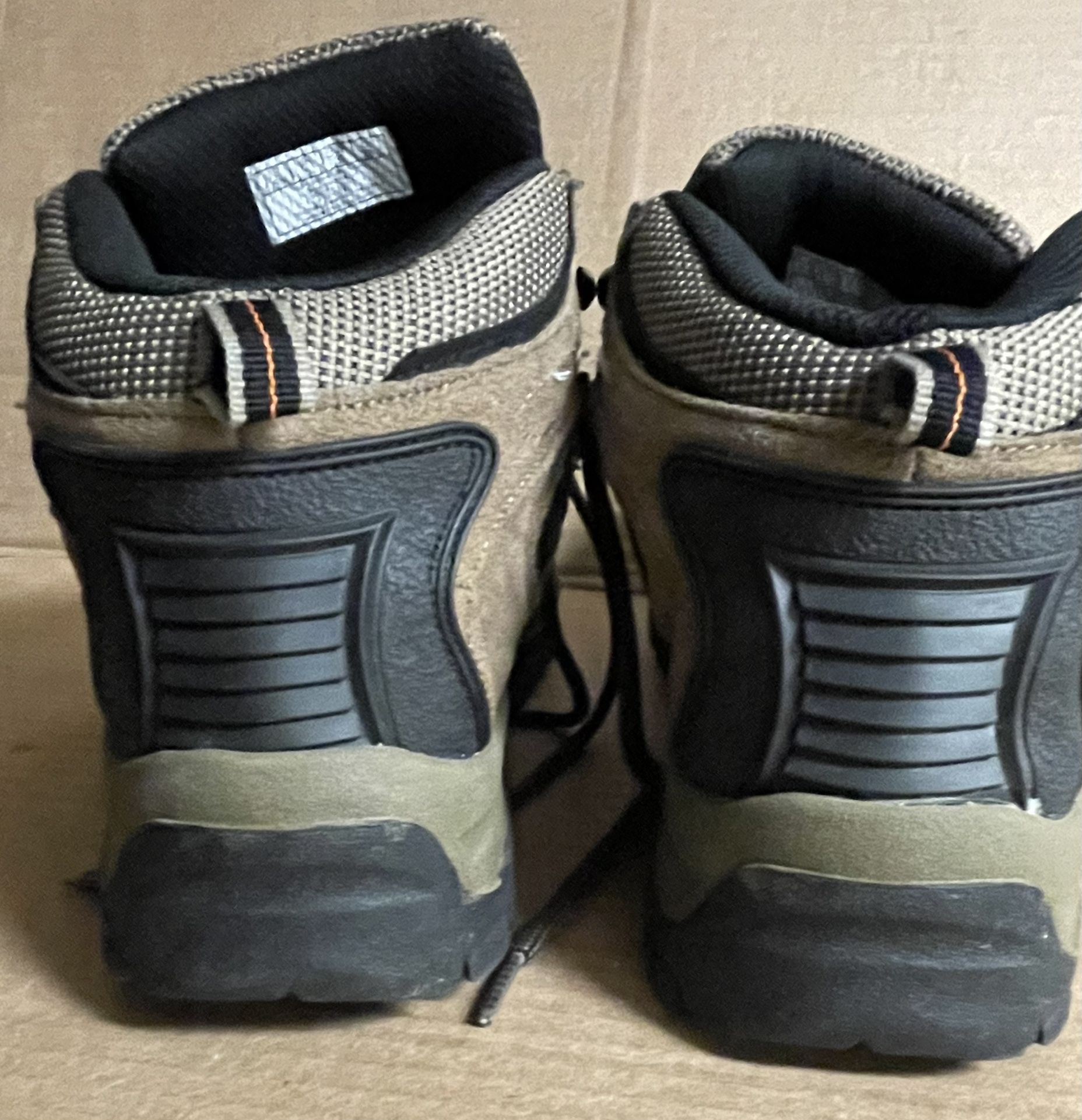 Nevados Boys V1024YEXO Brown Hiking Boot Size 5.5