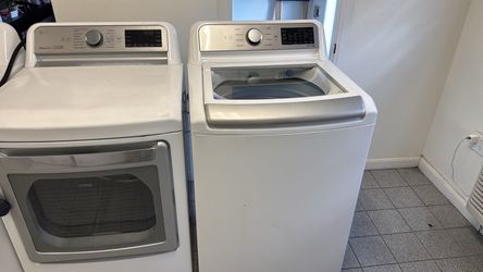 LG washer and dryer set