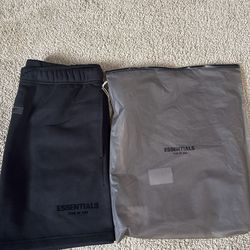 ESSENTIAL SHORTS SIZE M
