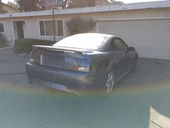 2004 Ford Mustang 500$
