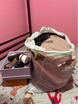 Big bag of women’s clothes heels bundle