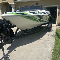 2005 Wellcraft 19ft Boat