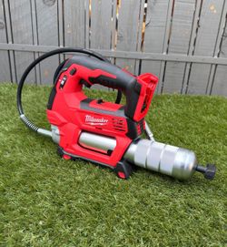 Milwaukee M18 18V Lithium-lon Cordless Grease Gun 2-Speed (Tool-Only