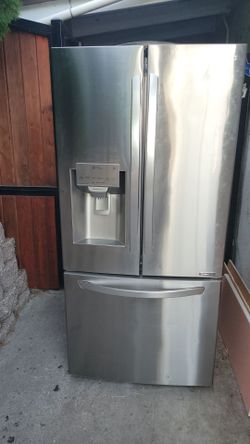 LG 33" REFRIGERATOR WORKS GREAT CAN DELIVER VACAVILLE FAIRFIELD OR ANYWHERE