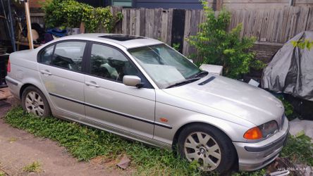 2000 BMW 323i