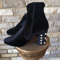 Black Booties Size 7/8