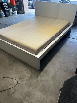 Queen bed