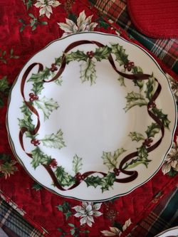 Set Of 4, Charter Club " Winter Garland" 9" Plates