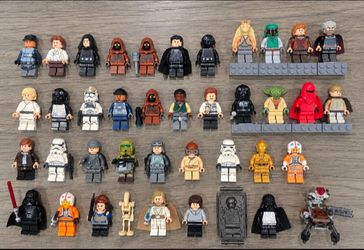 $180 Star Wars LEGO Minifigures With 2x4 Magnet Brick Base and regular star wars mini figures Lot