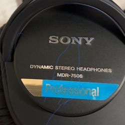 Sony MDR-7506 Professional Studio Headphones 