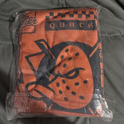 Anaheim Ducks Wearable Blanket 